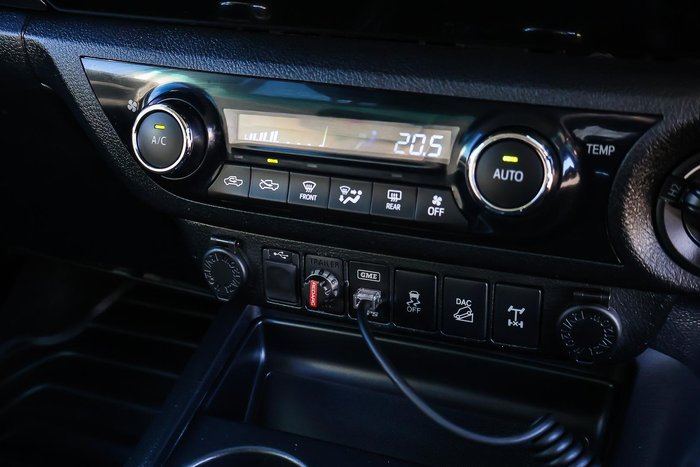 2016 Toyota Hilux SR5