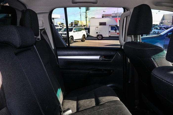 2016 Toyota Hilux SR5