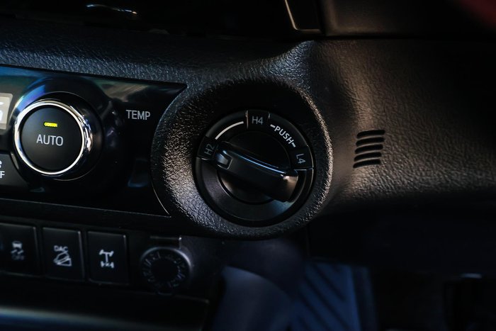 2016 Toyota Hilux SR5