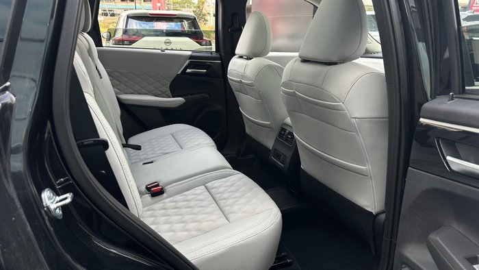 2025 Mitsubishi Outlander PHEV Exceed ZM MY24 AWD Black Diamond