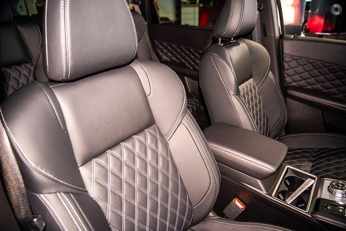 2025 Mitsubishi Outlander PHEV Exceed ZM MY24 AWD Black Diamond