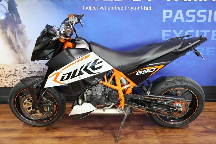 2010 Ktm 690 DUKE R White