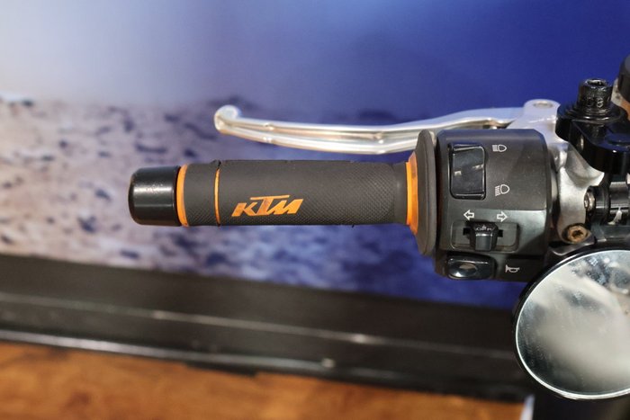 2010 Ktm 690 DUKE R White