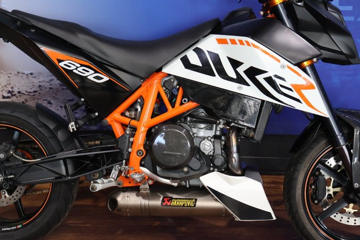 2010 Ktm 690 DUKE R White
