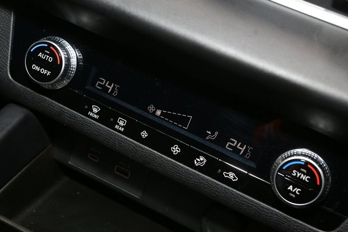 2023 Mitsubishi Outlander ES