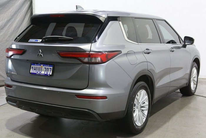2023 Mitsubishi Outlander ES