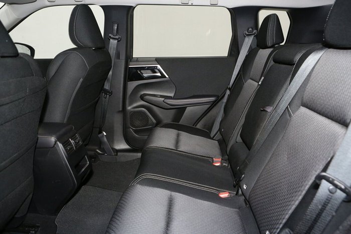 2023 Mitsubishi Outlander ES