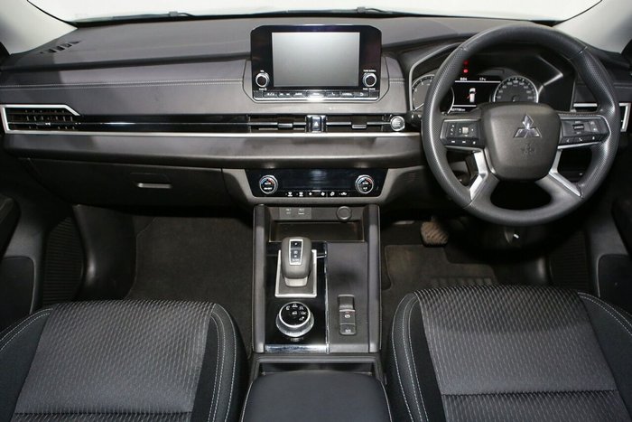 2023 Mitsubishi Outlander ES