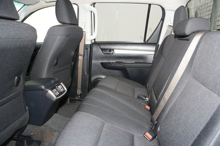 2021 Toyota Hilux SR5