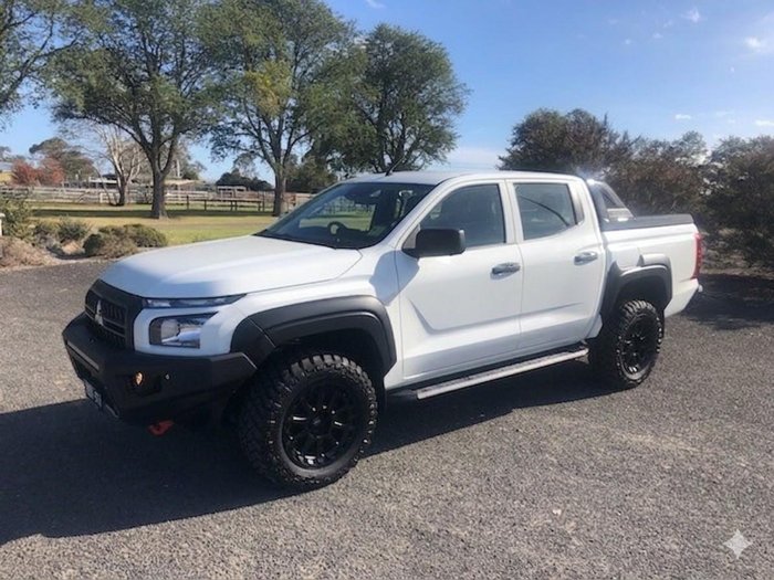 2024 Mitsubishi Triton GLX