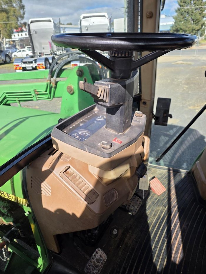 1995 John Deere 6400