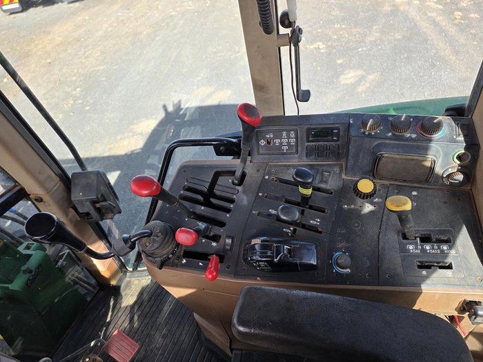 1995 John Deere 6400