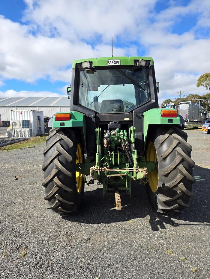 1995 John Deere 6400