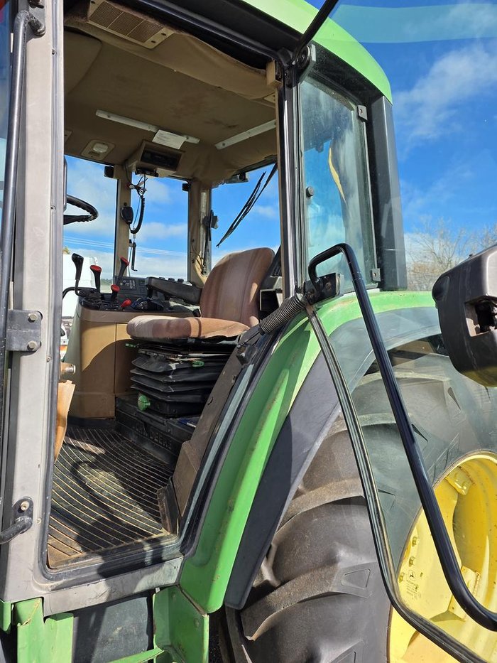 1995 John Deere 6400
