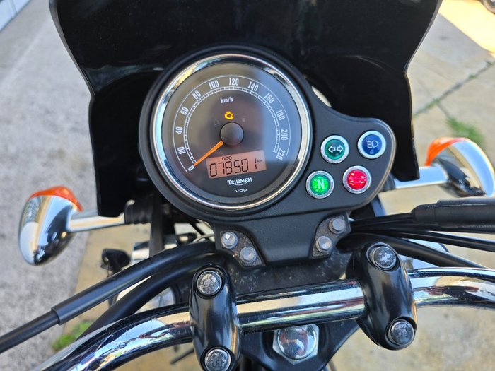 2014 Triumph BONNEVILLE Green