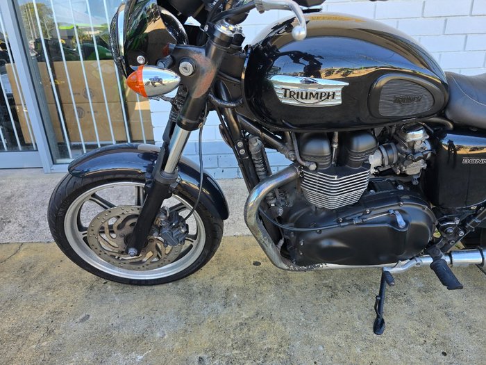 2014 Triumph BONNEVILLE Green