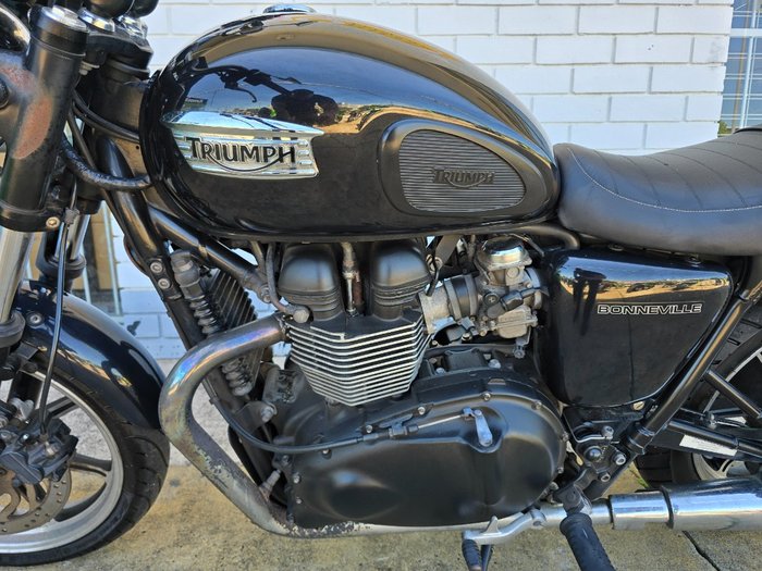2014 Triumph BONNEVILLE Green