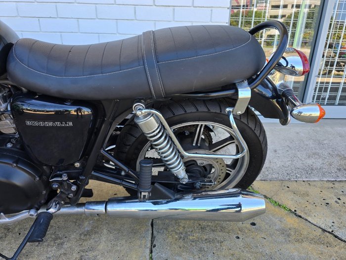 2014 Triumph BONNEVILLE Green