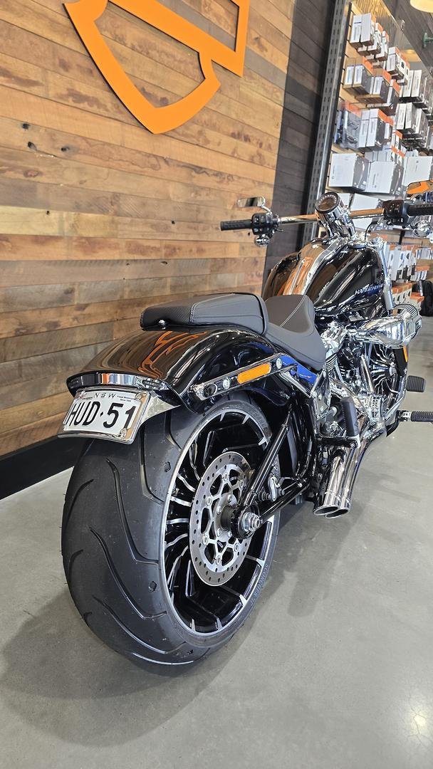 2025 Harley-Davidson Breakout 117 (FXBR) Softail Black