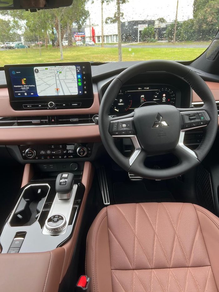2025 Mitsubishi Outlander Exceed Tourer