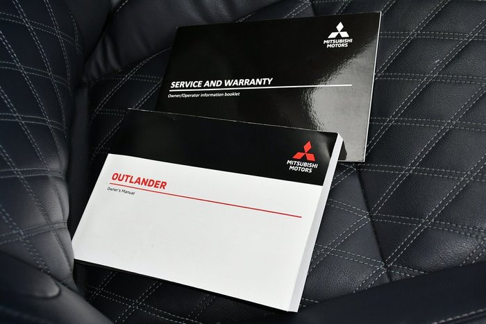 2022 Mitsubishi Outlander Exceed