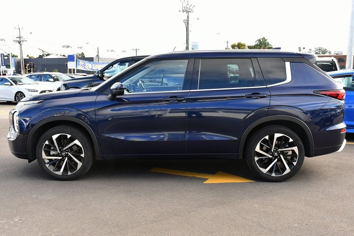 2022 Mitsubishi Outlander Exceed