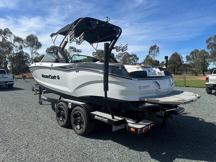 2022 MasterCraft X22