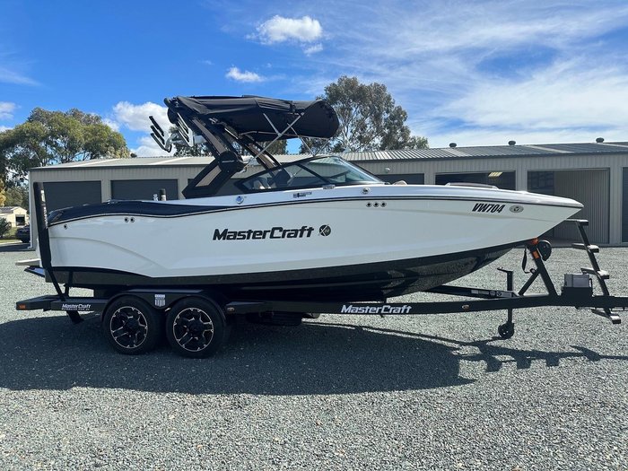 2022 MasterCraft X22