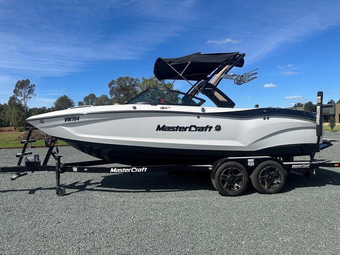 2022 MasterCraft X22