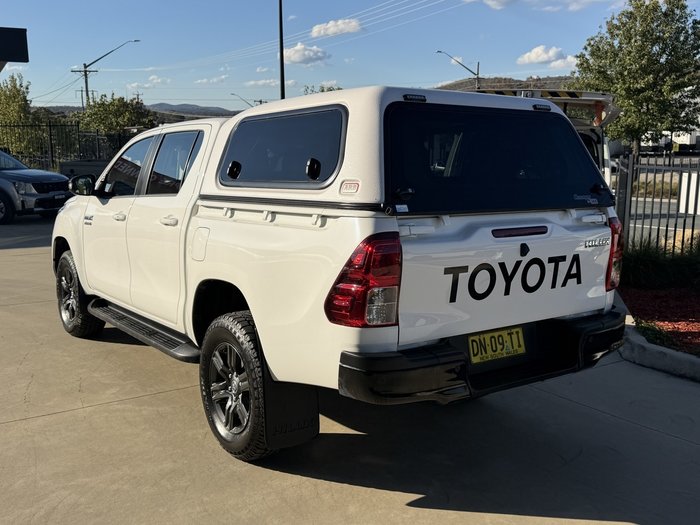 2025 Toyota Hilux SR