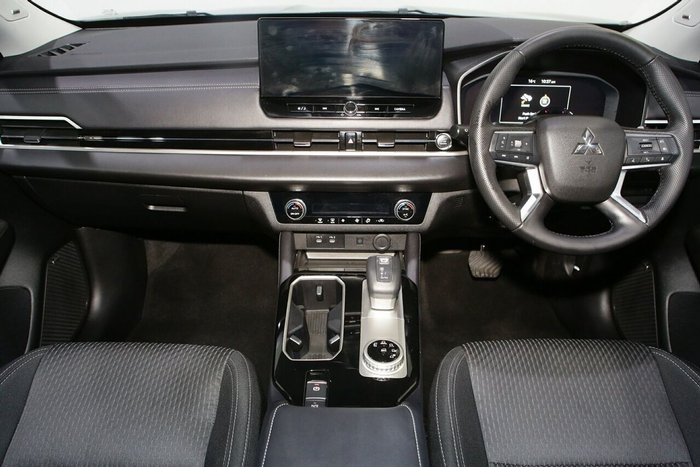 2025 Mitsubishi Outlander LS