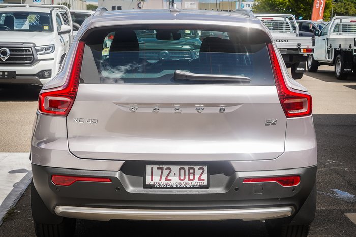 2025 Volvo XC40 Plus B4