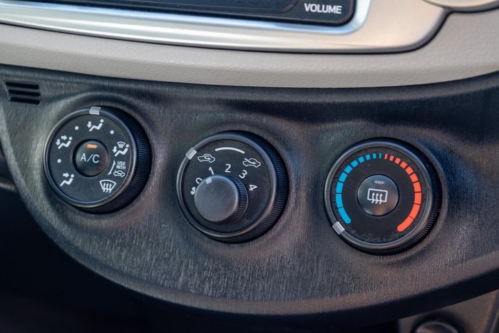 2013 Toyota Yaris YR