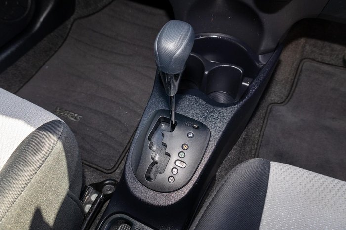 2013 Toyota Yaris YR