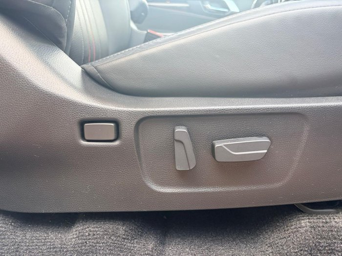 2025 Isuzu MU-X X-TERRAIN