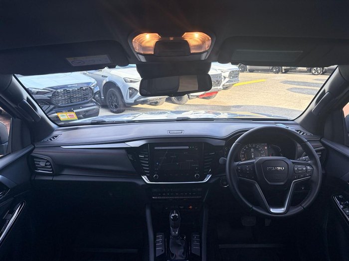 2025 Isuzu MU-X X-TERRAIN