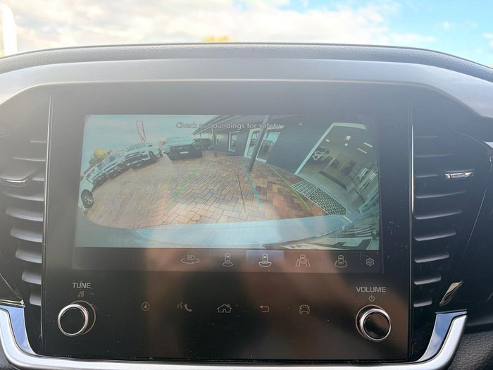 2025 Isuzu MU-X X-TERRAIN