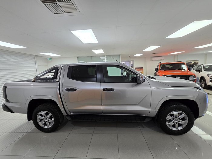 2026 Nissan Navara ST