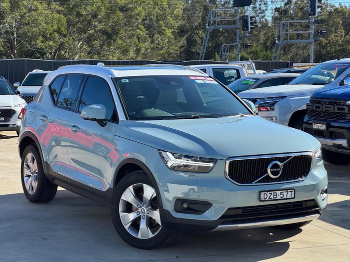 2018 Volvo XC40 T4 Momentum