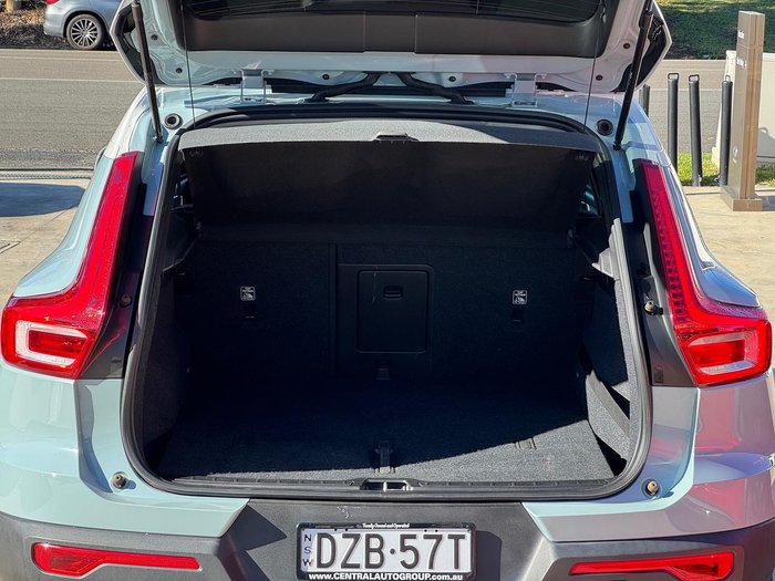 2018 Volvo XC40 T4 Momentum