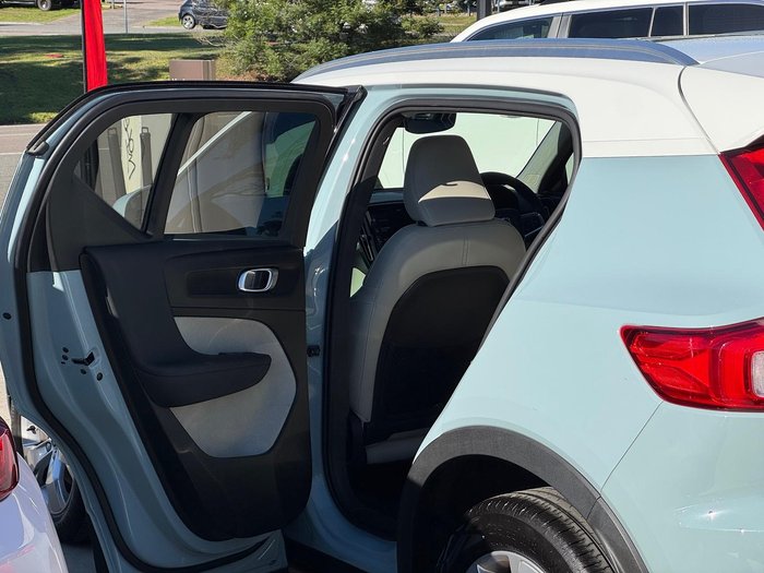 2018 Volvo XC40 T4 Momentum