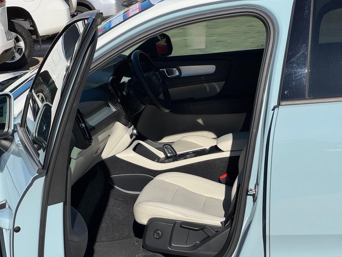 2018 Volvo XC40 T4 Momentum