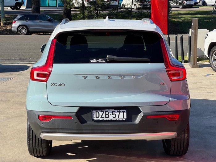 2018 Volvo XC40 T4 Momentum