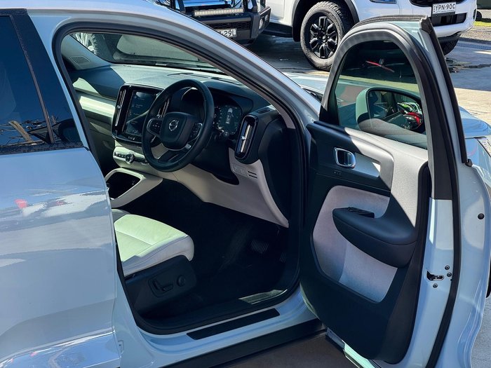 2018 Volvo XC40 T4 Momentum