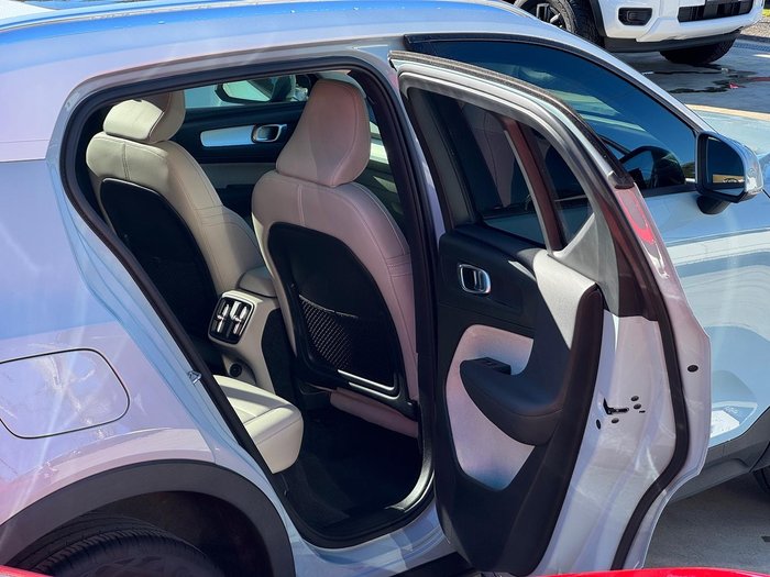 2018 Volvo XC40 T4 Momentum