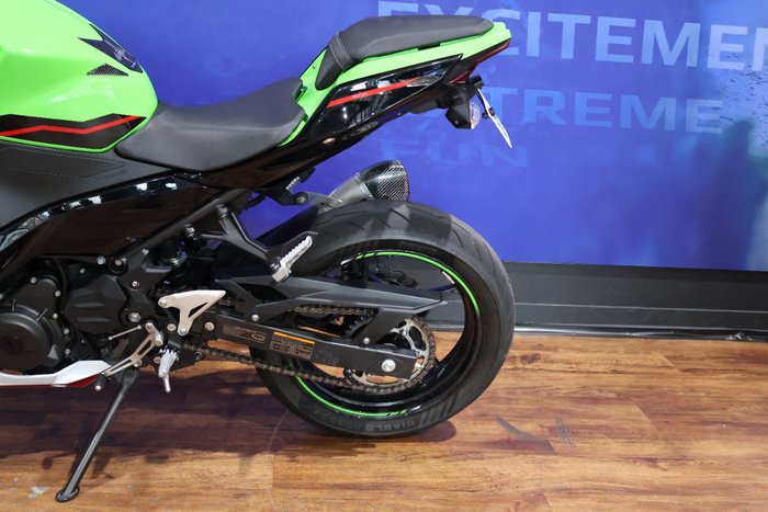 2021 Kawasaki NINJA 400 KRT Green