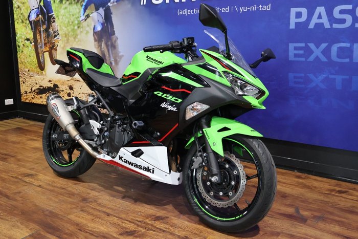 2021 Kawasaki NINJA 400 KRT Green