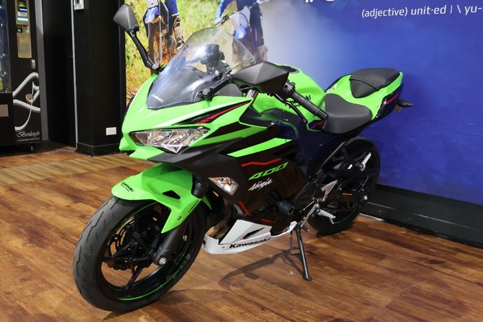 2021 Kawasaki NINJA 400 KRT Green