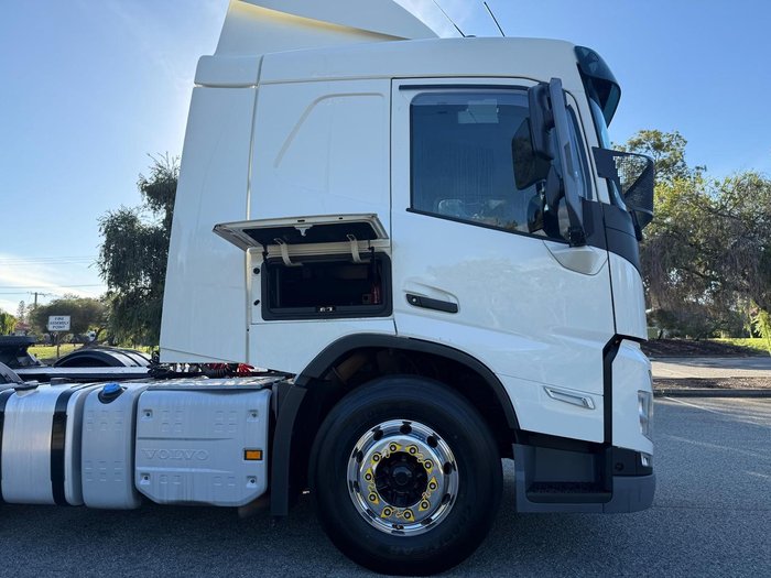 2021 Volvo Fm11