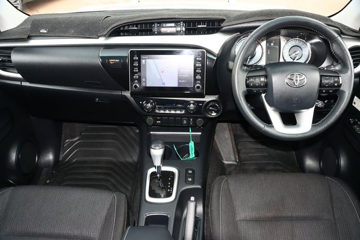 2021 Toyota Hilux SR5